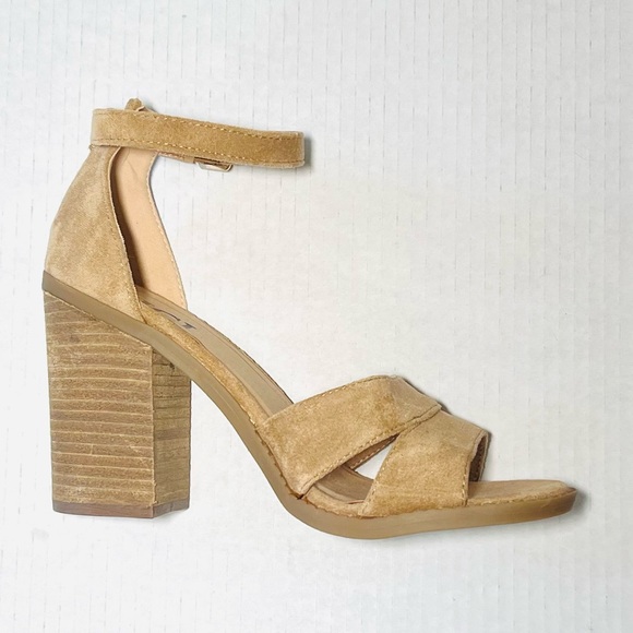 Retro Y2K Style Chunky Platform Block Heels - Picture 10 of 12